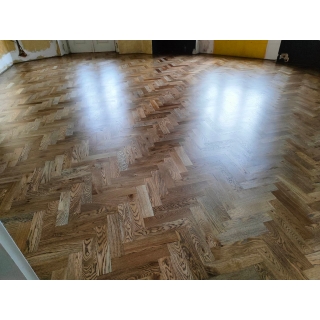 Mořené dřevěné parkety od FloorCon